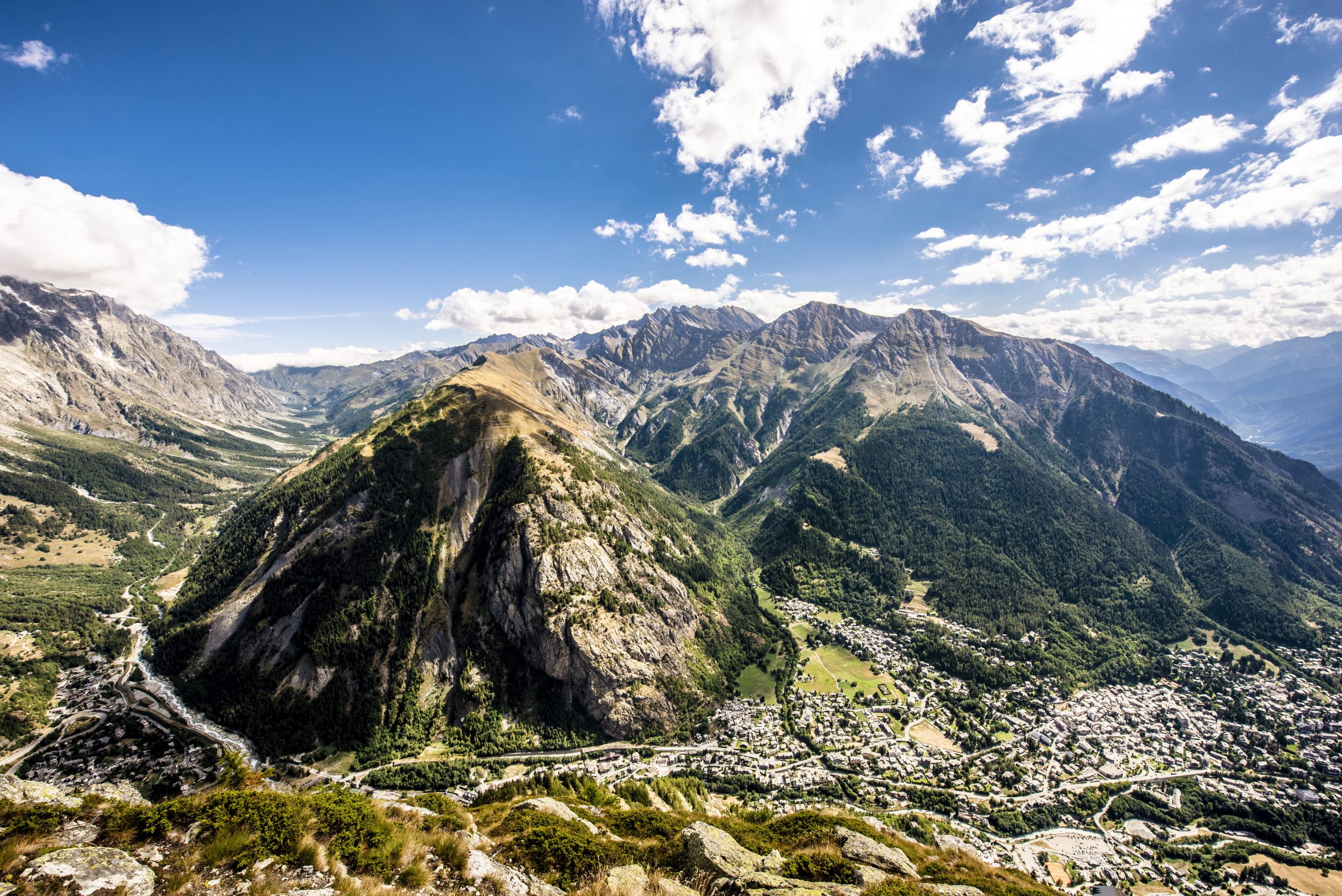 Veduta di Courmayeur Mont Blanc